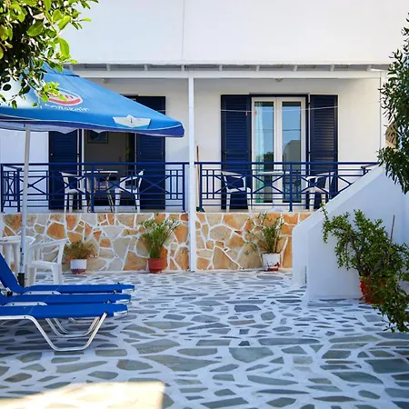 Theologos Place 招待所 3*