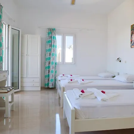 Theologos Place 招待所 3*