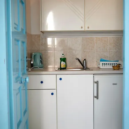 Theologos Place 招待所 3*