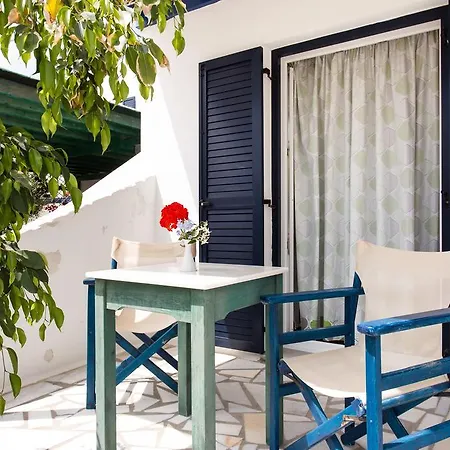 Theologos Place 招待所 安迪帕罗斯岛